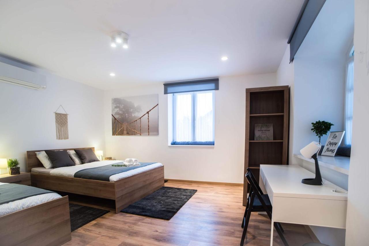 Pintes 38 Apartment Dunaujvaros Luaran gambar